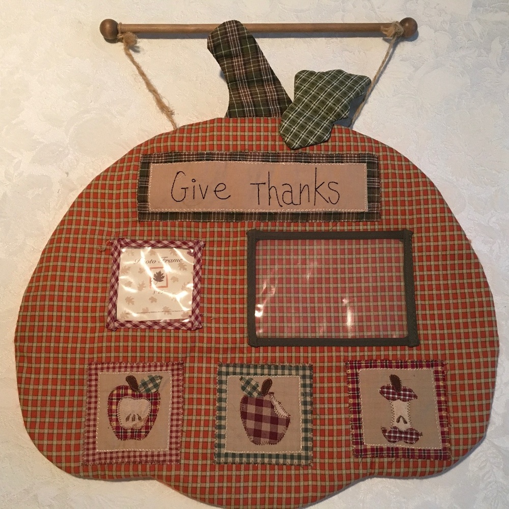“Give Thanks” fabric and felt hanging decoration with 2 photo slots